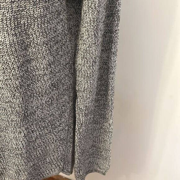 A.N.A black white V neckline long sleeve cotton sweater Size L EUC - Picture 6 of 8